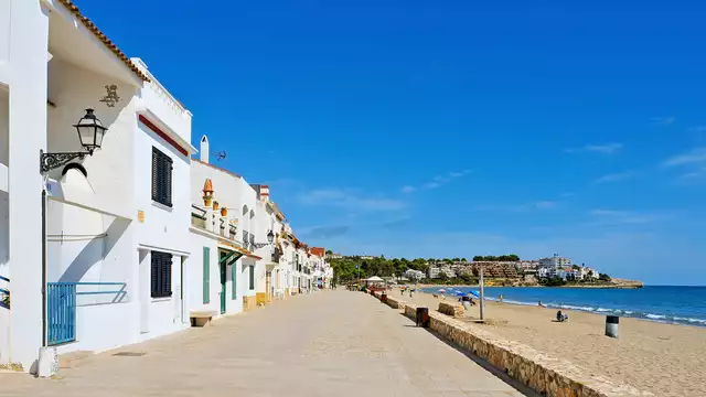 Innamorati con questa fuga romantica in riva al mare con mezza pensione