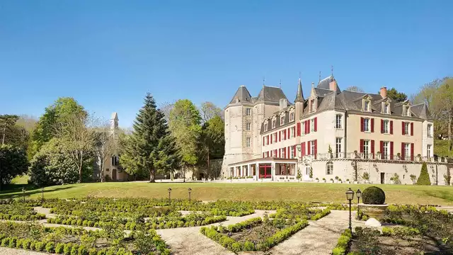 Vivez la vie de château et partez à la découverte oenologique des caves de Vouvray (40 minutes)