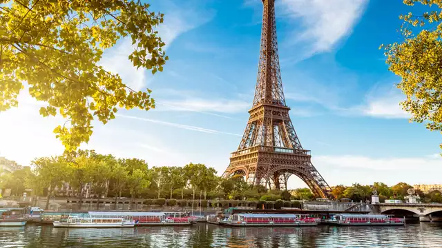 Relax di lusso in un hotel 4* e visita alla Torre Eiffel!