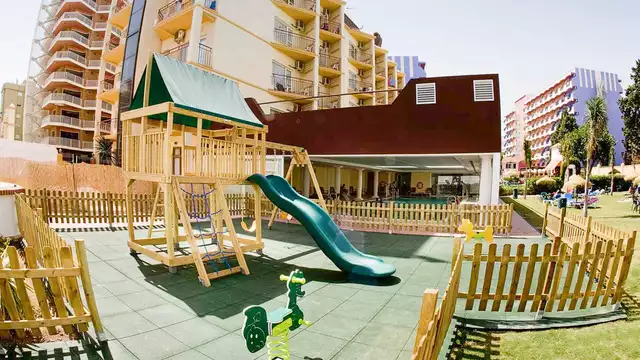 Vakantie voor een gezin van drie in Fuengirola, all-inclusive