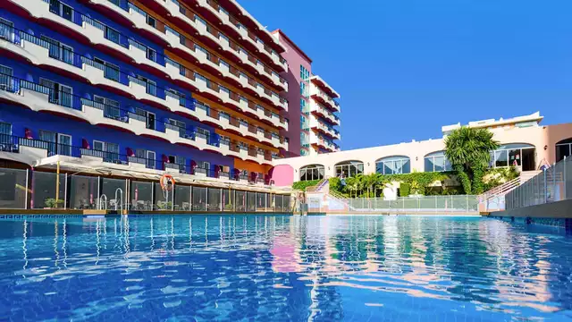 Profitez d'une belle demi-pension depuis la Costa del Sol