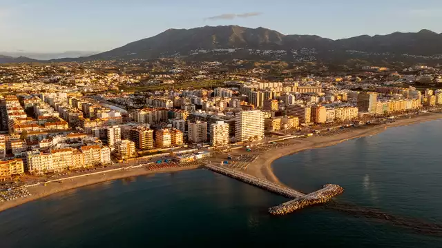 Vacaciones familiares en Fuengirola con pensión completa: ¡Diversión para todos!
