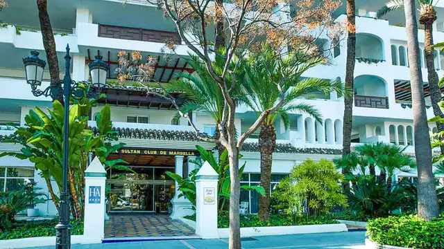 Verblijf in een appartement met uitzicht op zee in Marbella