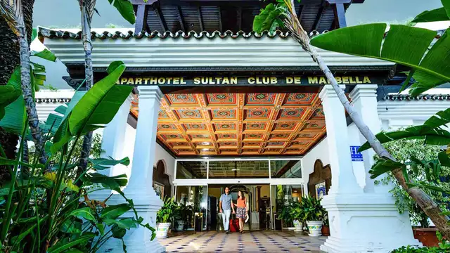 Verblijf in een appartement met uitzicht op zee in Marbella