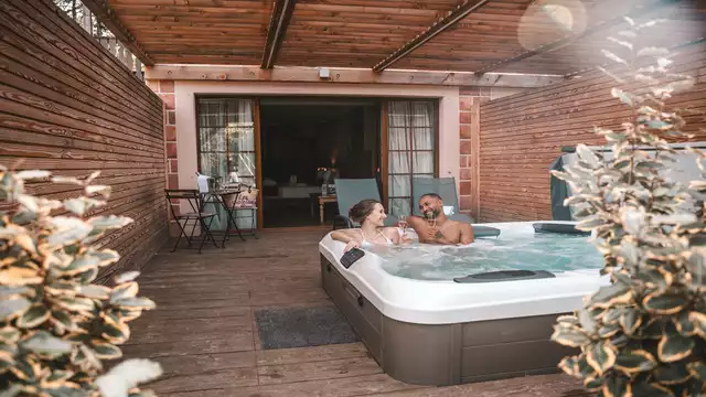 Parenthèse romantique dans un 4* avec jacuzzi privé proche de Mulhouse
