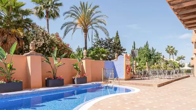 Vacanze a Estepona con il tuo partner in mezza pensione