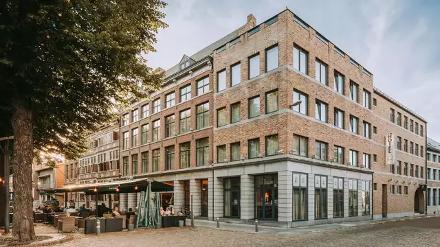 Culinair genot in Maaseik met gratis parking en fles bubbels op de kamer twin room