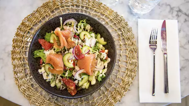 Scopri le colline di Utrecht con una notte inclusa e una deliziosa cena a 3 portate