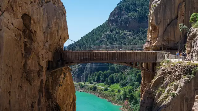 Beleef de Caminito del Rey: Uitje met Gids, Hotel en Ontbijt