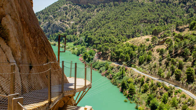 Visita el Caminito del Rey muy cerca del Parque Natural Sierra de las Nieves