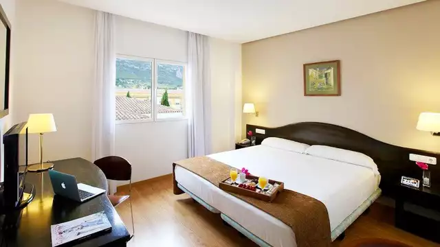 Een uitstapje in een superior kamer met ontbijt inbegrepen