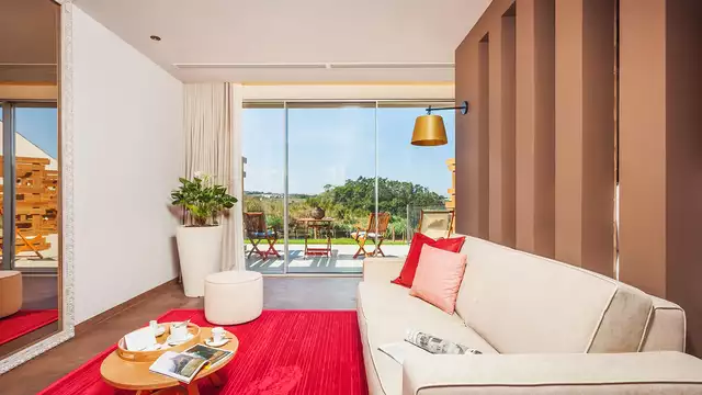 Vacances au Portugal : luxe et tranquillité dans une suite avec dîner
