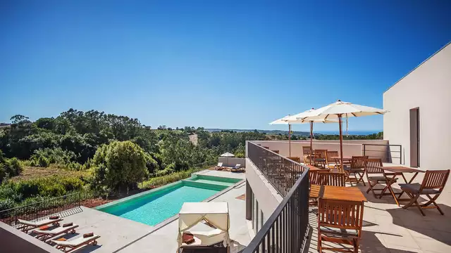 ¡Escápate a Nazaré y desconecta en un hotel 4* con desayuno y cena incluidos!