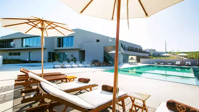 ¡Escápate a Nazaré y desconecta en un hotel 4* con desayuno y cena incluidos!