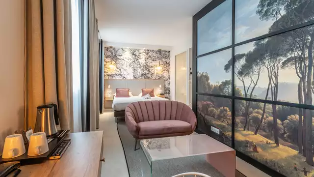 Offre romantique en chambre prestige, avec Spa & champagne, à Rennes
