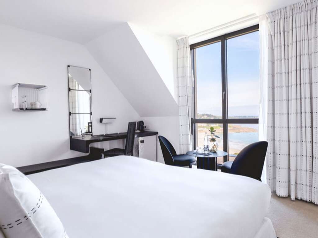Luxe, spa face à la mer dans un 5* à Perros-Guirec - 5* - 25