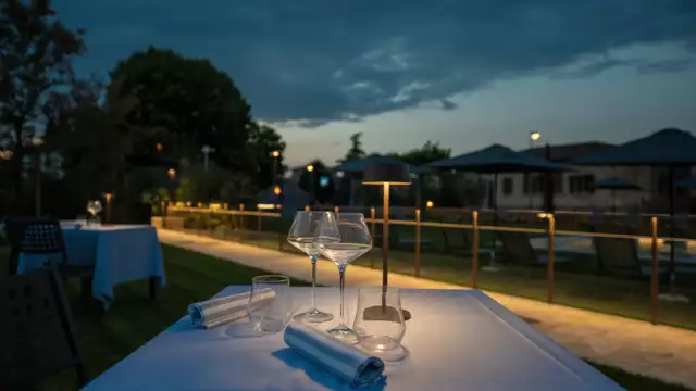 Bien-être et dîner dans un joli village médiéval en Toscane