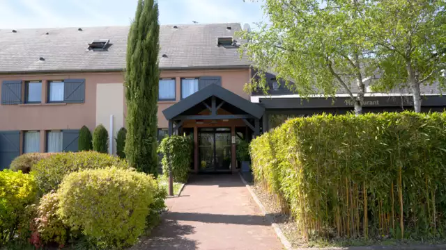 Séjour avec accès 2h au spa Calicéo près de Versailles