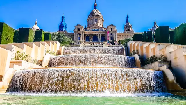 Découvrez le musée d'art de Catalogne en séjournant dans un hôtel avec piscine