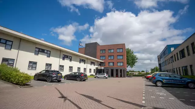 Alójate con lujo y descubre Leeuwarden