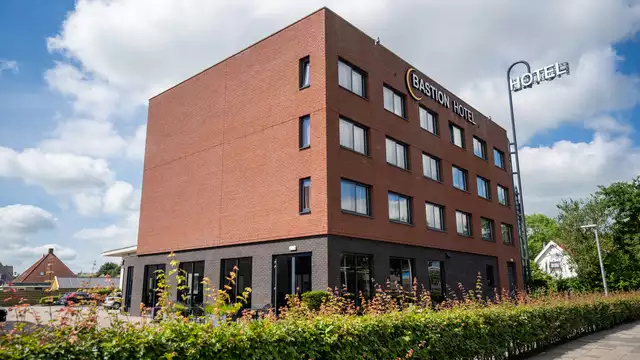 Alójate con lujo y descubre Leeuwarden