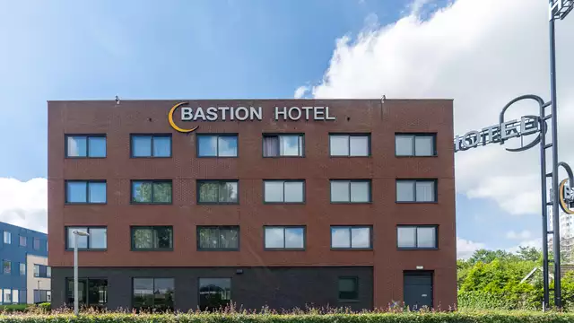 Alójate con lujo y descubre Leeuwarden