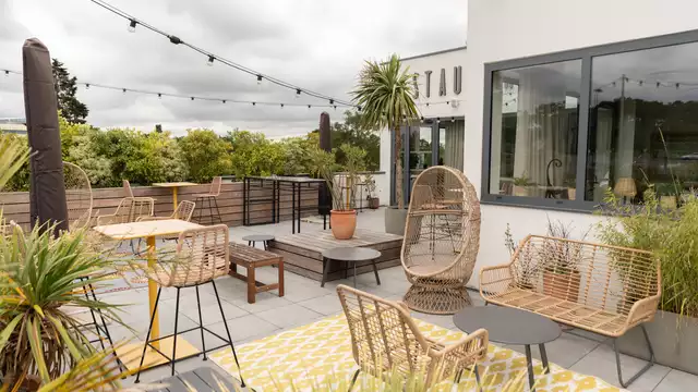 Offre romantique en chambre prestige, avec Spa & champagne, à Rennes