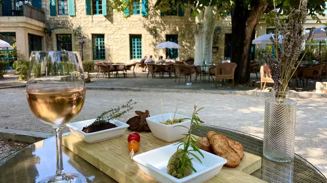 Séjour en chambre deluxe près d'Avignon
