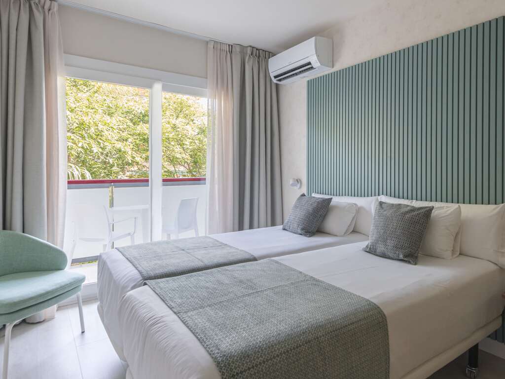 Hôtel 4* à Salou avec petit-déjeuner et entrées pour Portaventura Park ! - 4* - 27