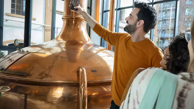 Sumérgete con una escapada y visita al Mundo Estrella Damm