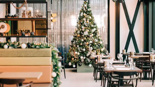 Noël de luxe à Amsterdam : marché de Noël & surclassement gratuit en chambre Spa