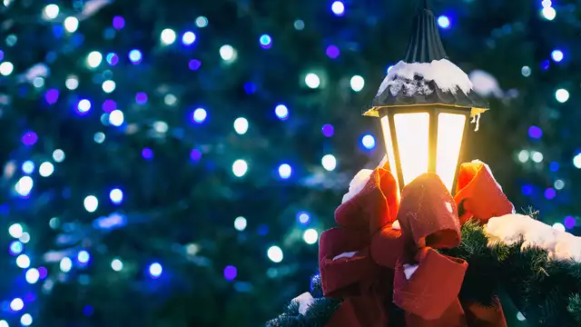 Vivez la magie de Noël à Amsterdam au Postillion Hotel et découvrez le marché de Noël chaleureux!