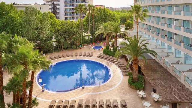 Escapada en Salou con desayuno y detalles románticos