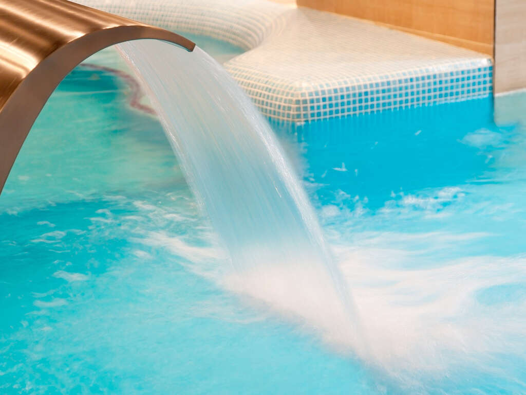 Escapade Saint Valentin à Belfort : Modelage en Duo, bulles et Romance ! - 4* - 1