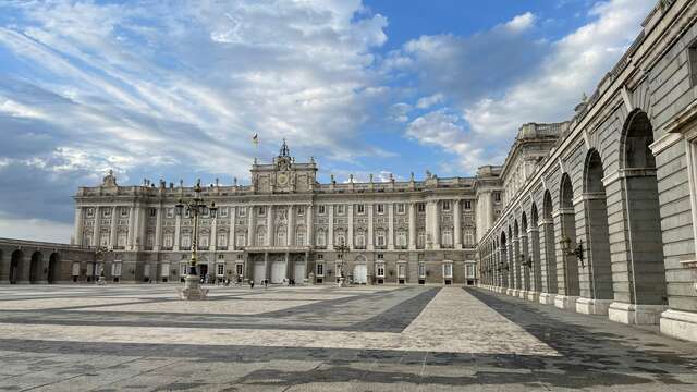 Descubriendo Madrid con visita guiada al Palacio Real