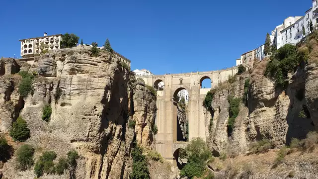 Estancia en el centro de Sevilla con excursión en los Pueblos Blancos