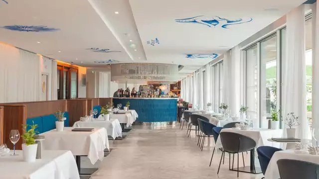 Fin de semana de lujo cerca de Marsella con cena de 6 platos, rosas, tratamiento y spa incluidos.