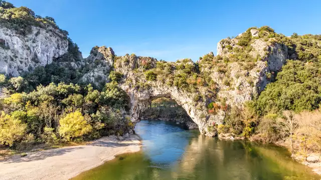 Séjour en appartement avec piscine dans le sud de l'Ardèche