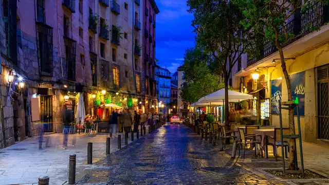 Descubre los misterios de Madrid con una visita guiada por la ciudad