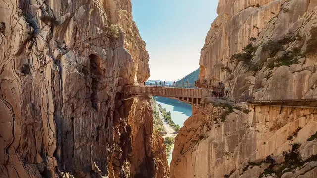 Viaje espectacular para descubrir Sevilla y su entorno natural