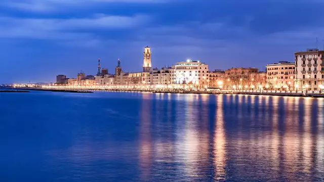 Soggiorno in Puglia in camera con vista mare e colazione