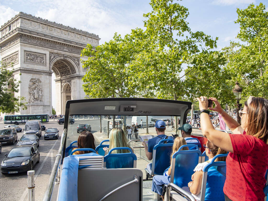 Découvrez Paris avec visite en Bus Tootbus Hop-on-Hop-off - 4* - 25