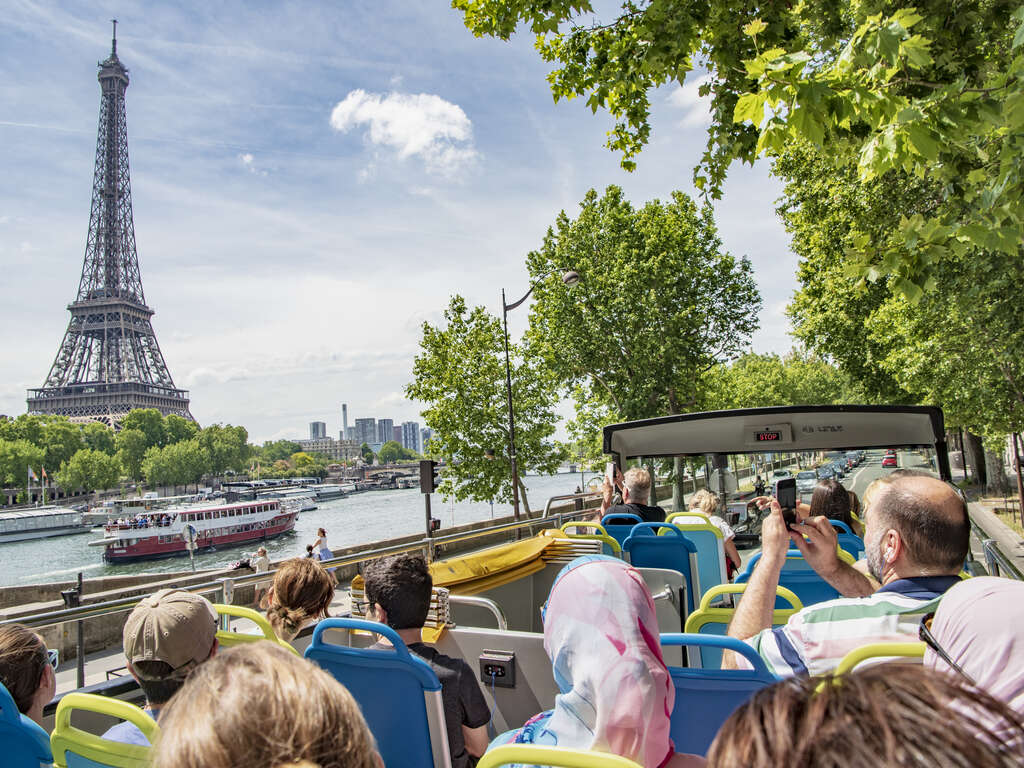 Découvrez Paris avec visite en Bus Tootbus Hop-on-Hop-off - 4* - 22
