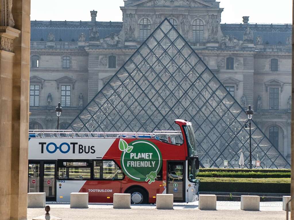 Découvrez Paris avec visite en Bus Tootbus Hop-on-Hop-off - 4* - 24