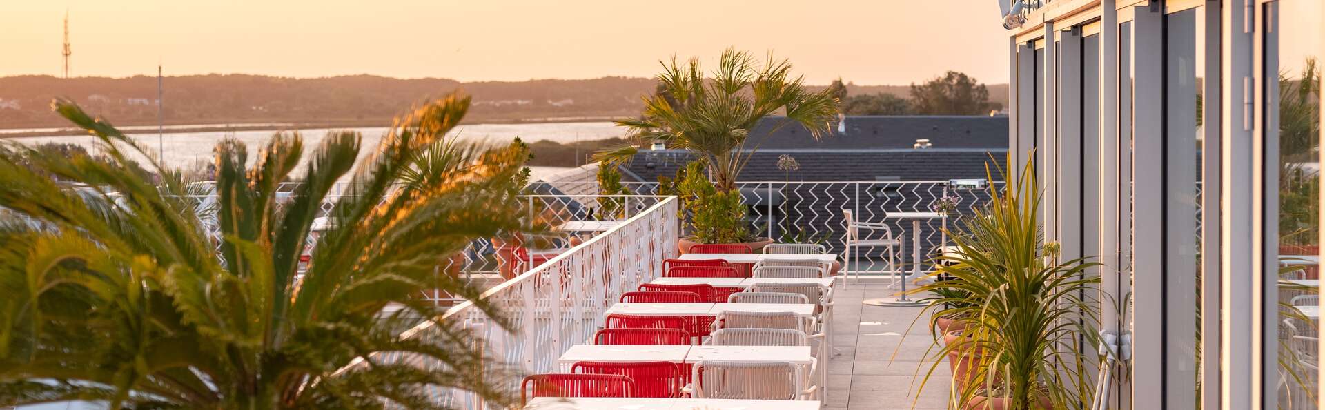 Vue Imprenable sur le Port : Séjour de Charme aux Sables d'Olonne
