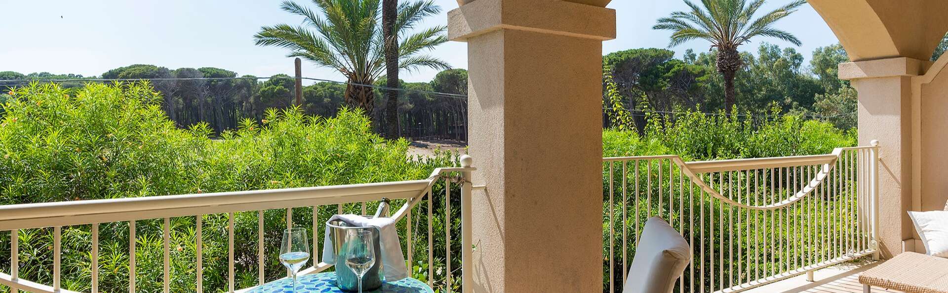 Vacances en Sicile, à Catane, dans un hôtel 5 étoiles entouré de verdure.