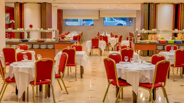 Stacca la spina a Escaldes-Engordany: colazione e cena per due