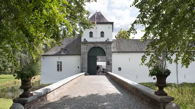 Notte in castello con sauna privata: puro benessere per due