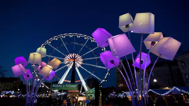 Winterpret en de kerstmarkt animeren het hart van Brussel