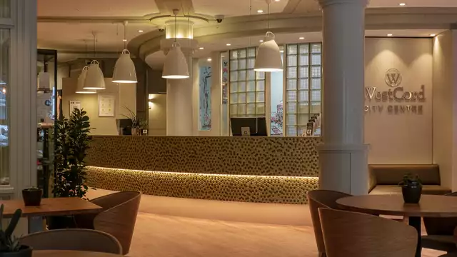 Profitez d’une nuitée avec délicieux petit-déjeuner et vue sur Amsterdam